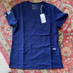 FIGS CASMA THREE POCKET TOP